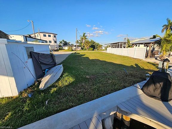 4th image of 3795 Coconut DR