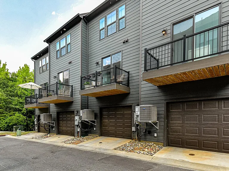 408 Tristram Ln — Photo 36