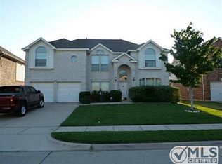 5267 W Cove Way, Grand Prairie, TX 75052