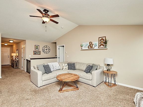 5th image of 502 Hickory Dr