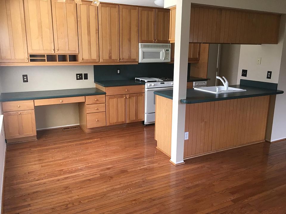 1st image of 205 Aqueduct Dr