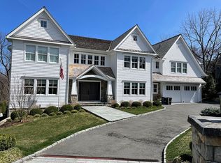 34 Burnham Hl, Westport, CT 06880