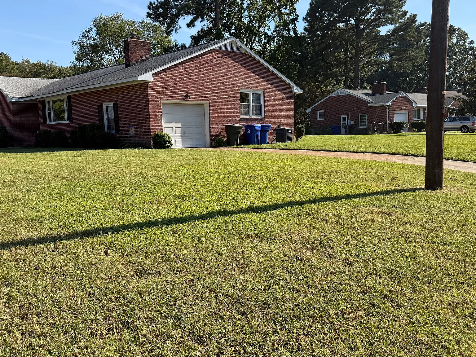 3 bed, 2242 sqft, $2,400 — Photo 2