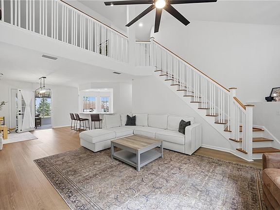 4th image of 6101 Compton Ct