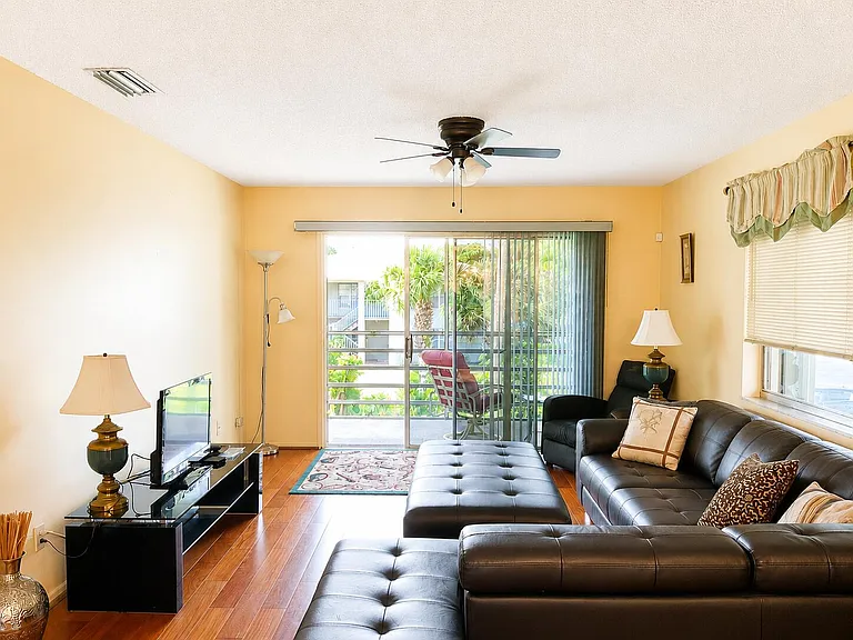 11 Lake Vista Trl #206 — Photo 4