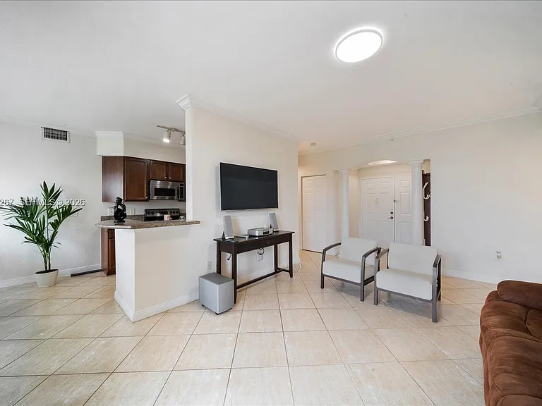 9021 SW 94th St #310 — Photo 5