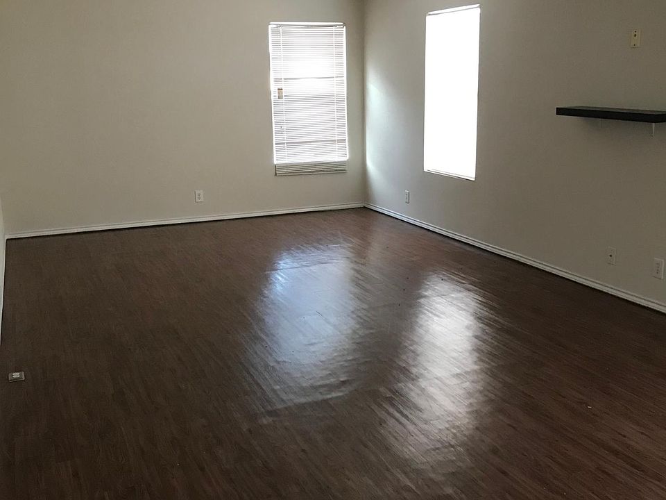 2nd image of 2127 Trophy Dr