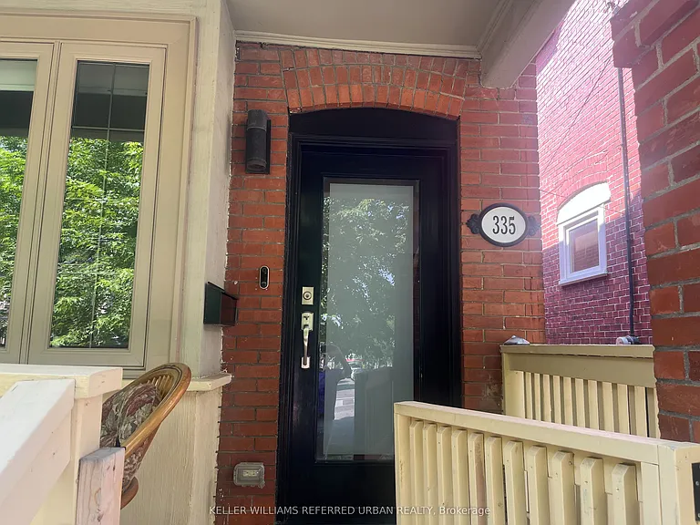 335 Roehampton Ave — Photo 2