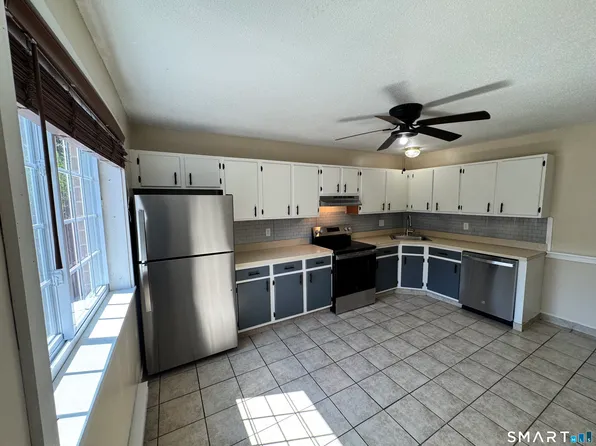 495 Scott Road #3, Waterbury, CT 06705