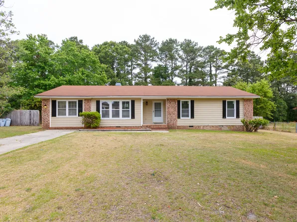 6714 Seaford Dr, Fayetteville, NC 28314
