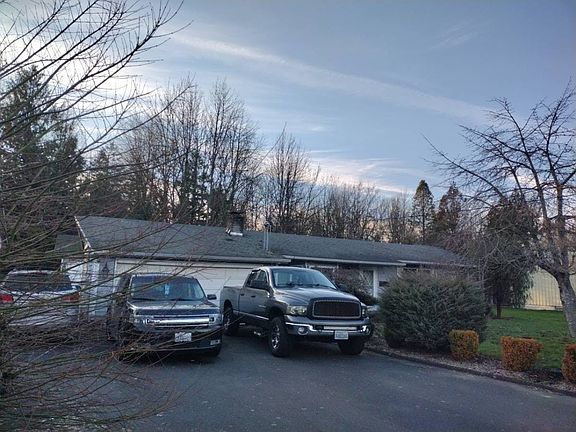 3rd image of 2839 Parkview Dr