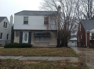 21152 Country Club Dr, Harper Woods, MI 48225