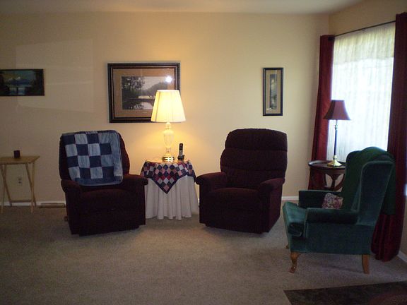 4th image of 709 S Ironwood Dr
