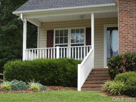 2nd image of 1394 Abbey Pl