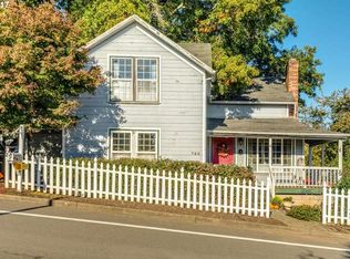 760 SW 5th St, Dundee, OR 97115