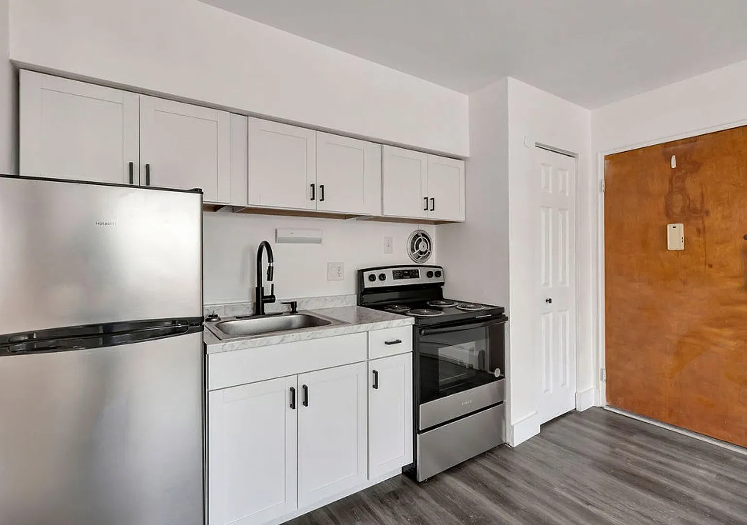 3298 Camvic Terrace Apartments — Photo 3