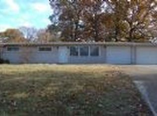 1702 Lindsey St, Florence, AL 35630