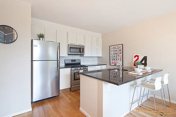 Rented by aptsandlofts.com | media 17