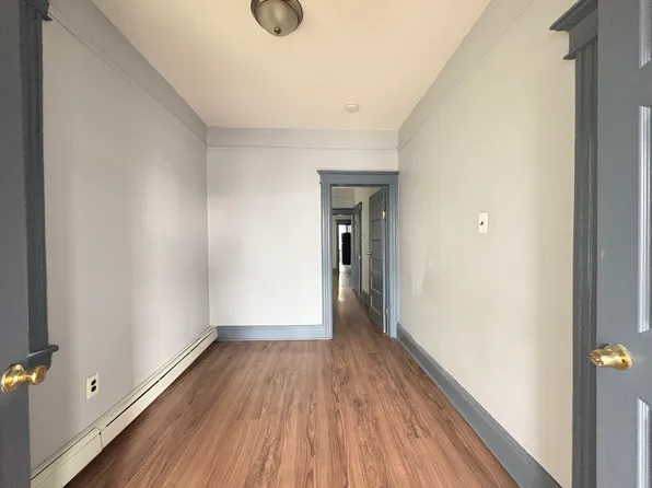 112 Neptune Avenue image 2 of 6