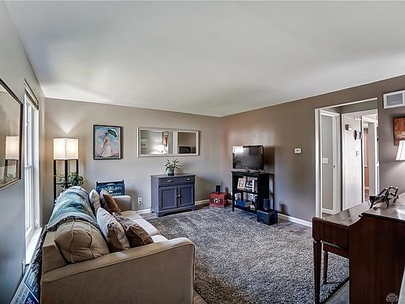 4th image of 1406 Long Island Ct