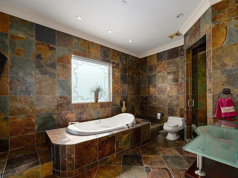 18047 Karen Dr — Photo 25