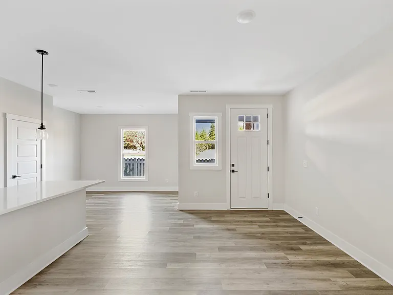 680 Melville Dr — Photo 14
