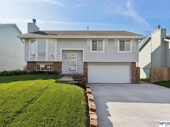 8507 Potter St, Omaha, NE 68122