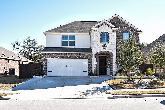 1st image of 840 Hillrose Dr