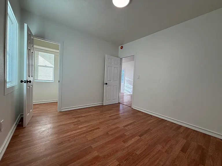 4441 NE Crystal Ln — Photo 8