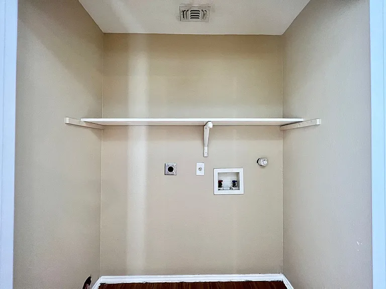 508 Pitts St — Photo 6
