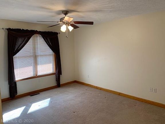 5th image of 3859 Bainbridge Dr