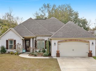 8935 Hanalei Cir, Diamondhead, MS 39525