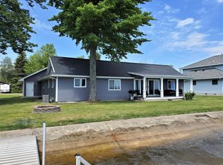 214 Clearview Dr, Houghton Lake, MI 48629
