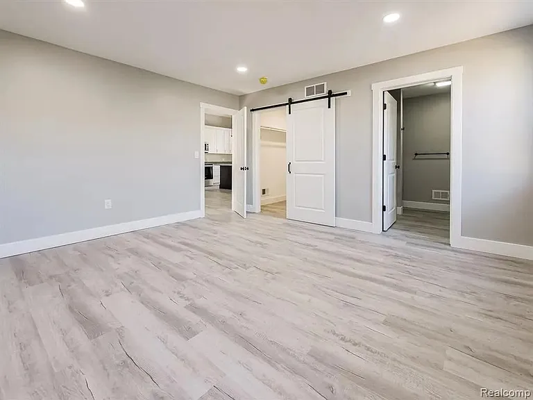 311 Longspur Ln — Photo 13