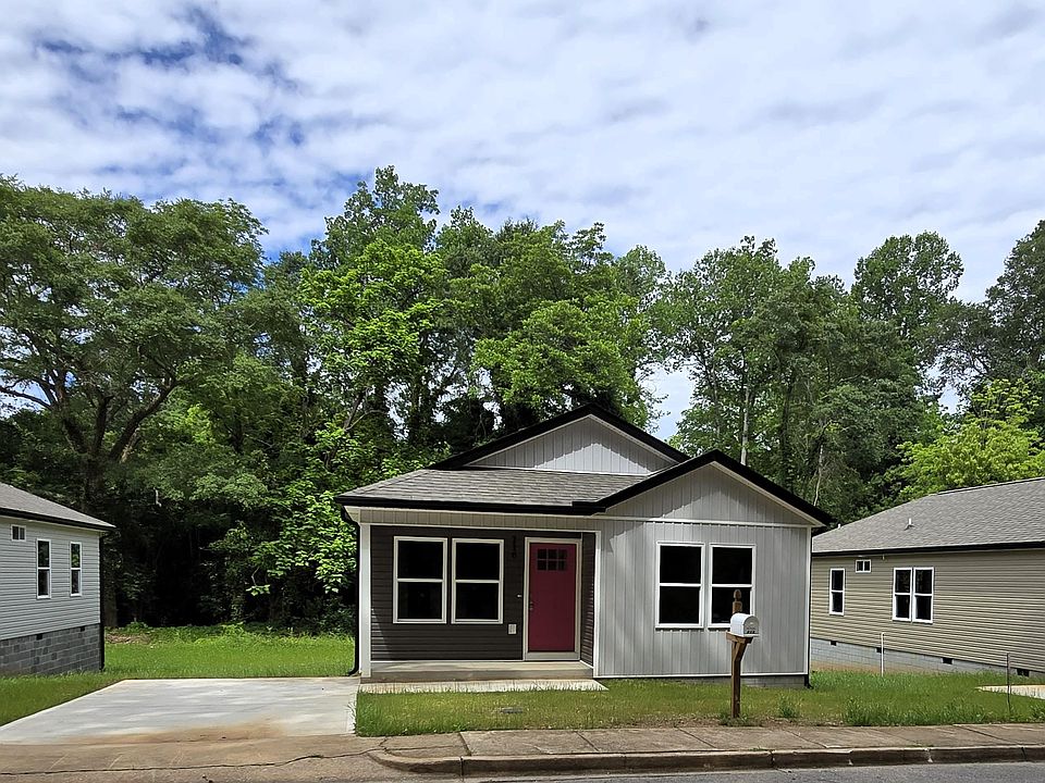 1st image of 216 Caulder Cir