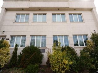 450 E Park Ave #7, Long Beach, NY 11561