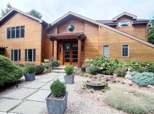 51 Old Hill Rd, Westport, CT 06880