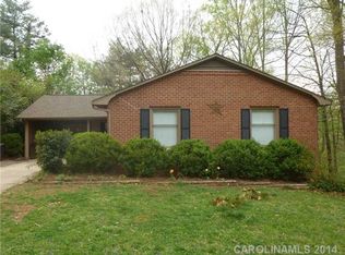 416 Oakhurst Rd, Statesville, NC 28677