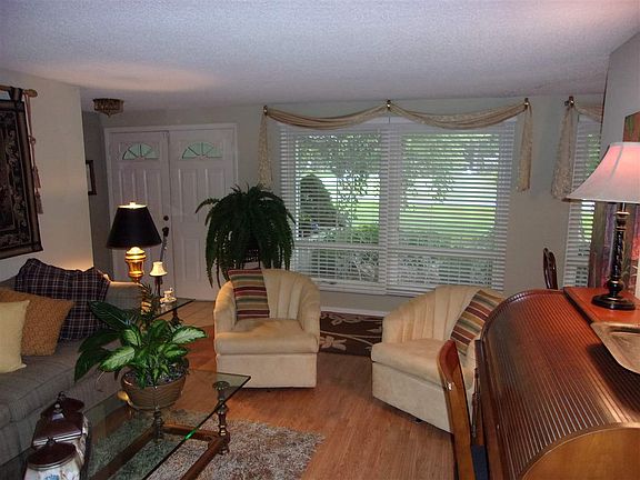 3rd image of 4233 Brooklawn Dr