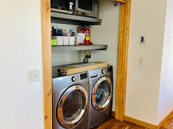 5th image of 535 W Deer Dr #501