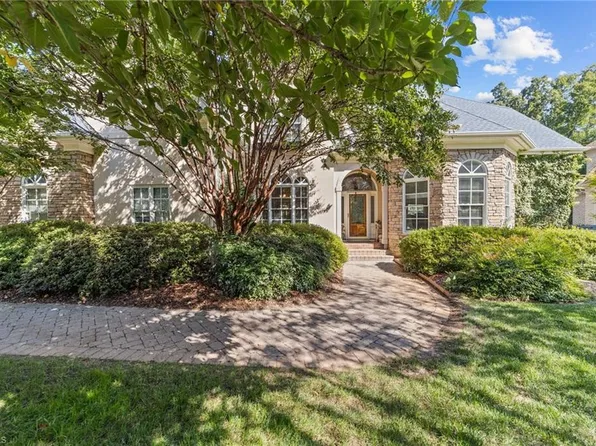 900 Jefferson Wood Ln, Greensboro, NC 27410