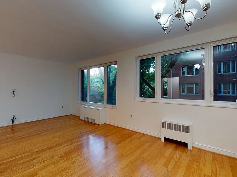 2400 41st St NW #208 — Photo 12