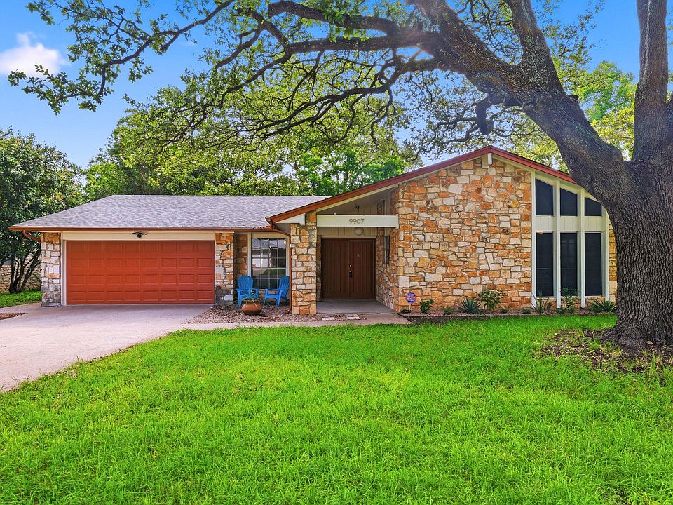 1st image of 9907 Oak Hollow Dr