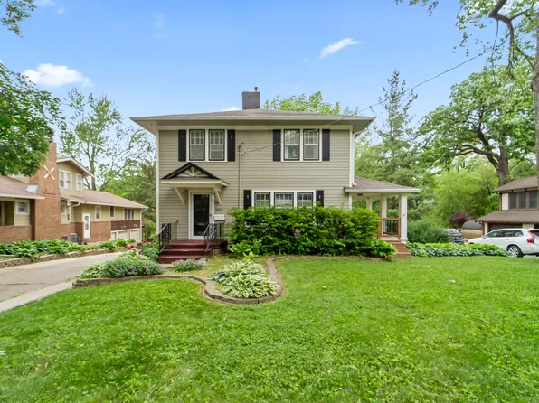 6015 Waterbury Cir, Des Moines, IA 50312