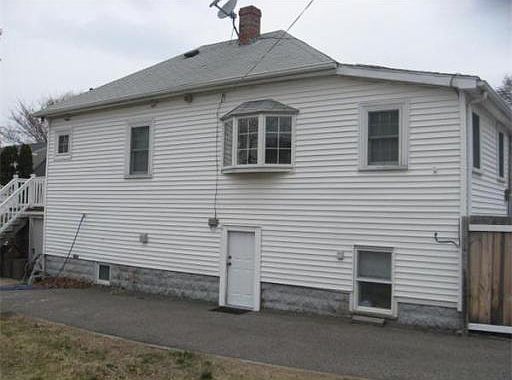 5th image of 130 W Elm Ave