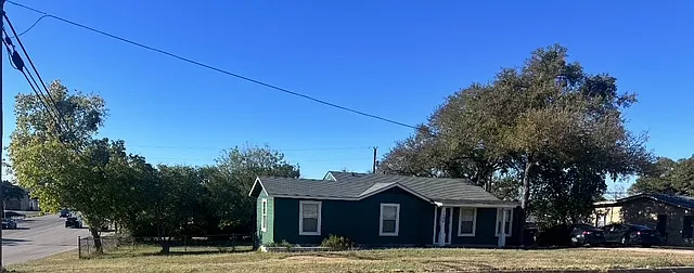 3 bed, 1260 sqft, $1,985 — Photo 3