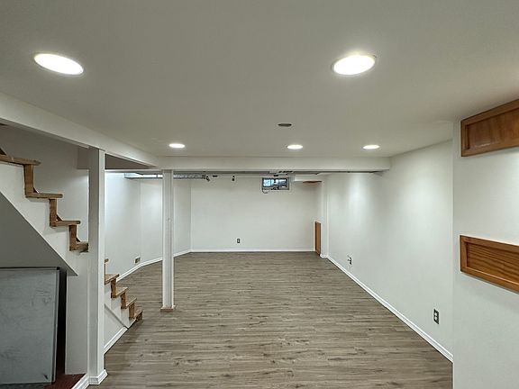 2nd image of 1465 Margaret St
