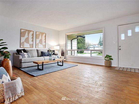 Original hardwood floors