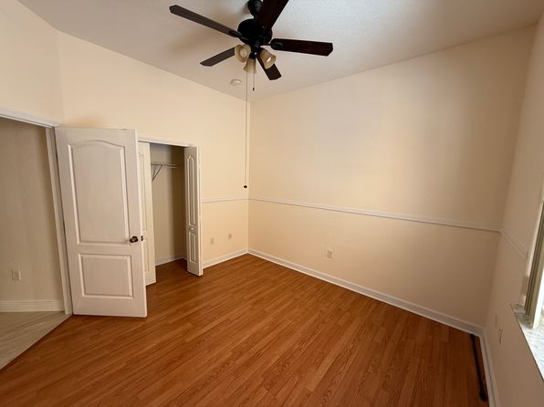 8886 NW 180th Ter