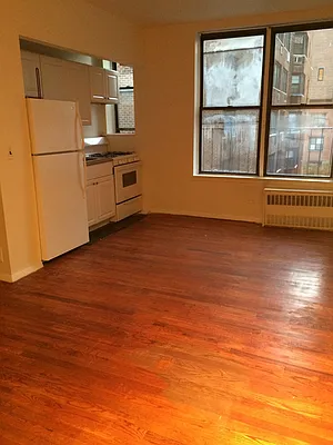 Rented by Metro Realty NY Inc | media 20
